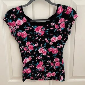 Charlotte Russe Floral Short Sleeve Shirt With Open Bow In Back